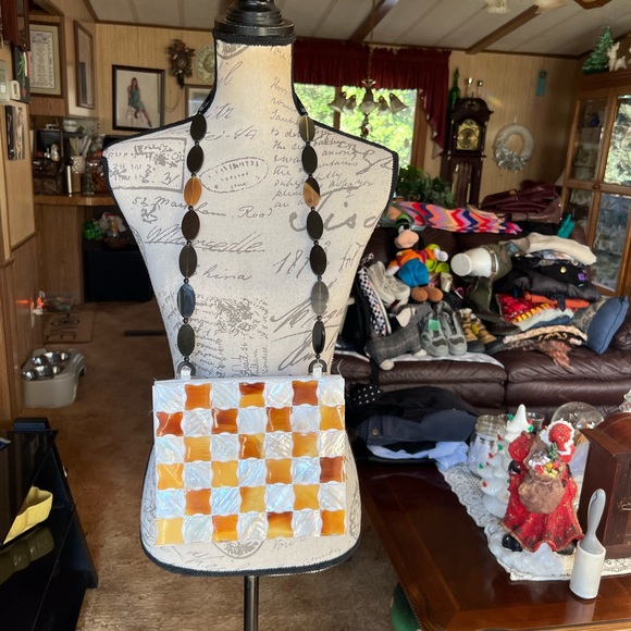 Vintage Mad Bags sea shell 🐚 and mother of pearl sewn squares shoulder purse. - Picture 17 of 17